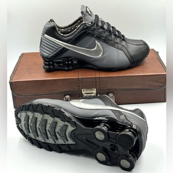 Wmns Nike Shox Junior 'Black Metallic Silver' - Picture 1 of 9
